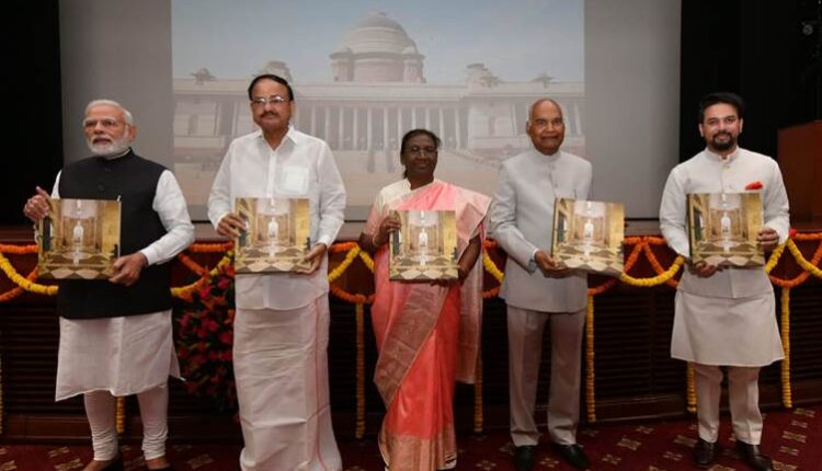 पुस्तकों